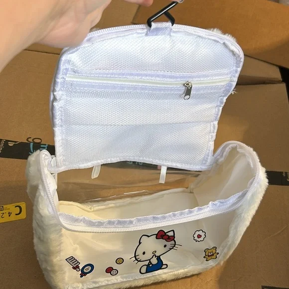 Hello kitty makeup bag or bag organizer - Picture 3 of 5